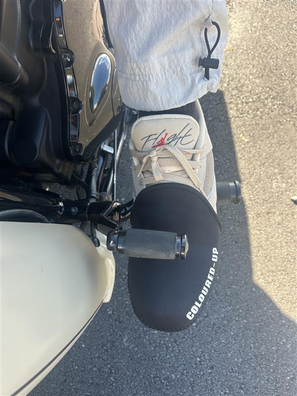 Sock style shoe protector - Logo